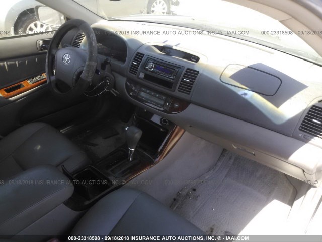 4T1BE30K15U535718 - 2005 TOYOTA CAMRY LE/XLE/SE Сұр фото 5