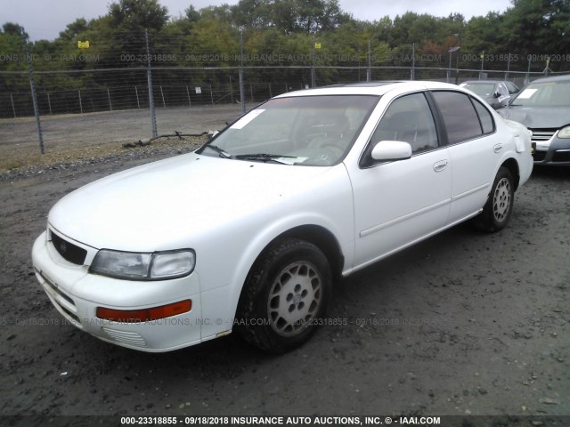 JN1CA21D2ST657412 - 1995 NISSAN MAXIMA GLE/GXE/SE WHITE photo 2