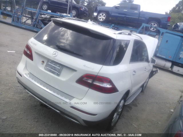 4JGDA5HB8FA480109 - 2015 MERCEDES-BENZ ML 350 4MATIC WHITE photo 4