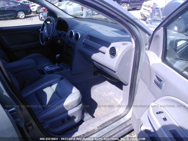 1FMZK05146GA11145 - 2006 FORD FREESTYLE SEL GRAY photo 5