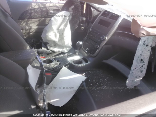 1G11B5SA0GF113058 - 2016 CHEVROLET MALIBU LIMITED LS WHITE photo 5