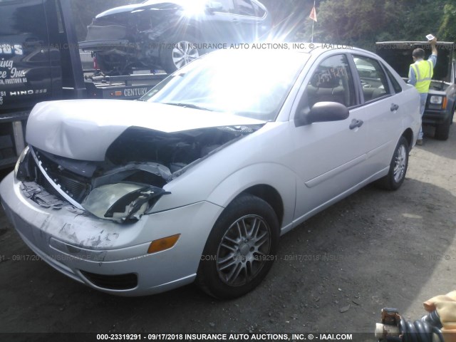 1FAFP34N17W251040 - 2007 FORD FOCUS ZX4/S/SE/SES SILVER photo 2