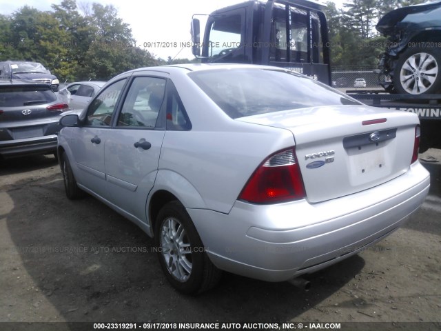 1FAFP34N17W251040 - 2007 FORD FOCUS ZX4/S/SE/SES 银色 照片 3