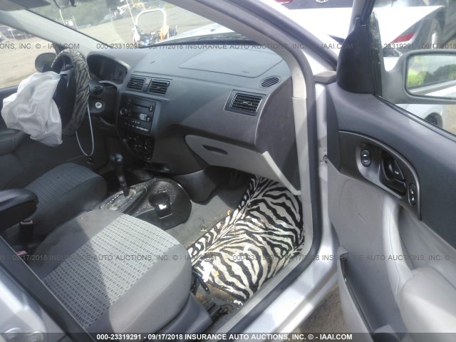 1FAFP34N17W251040 - 2007 FORD FOCUS ZX4/S/SE/SES 银色 照片 5