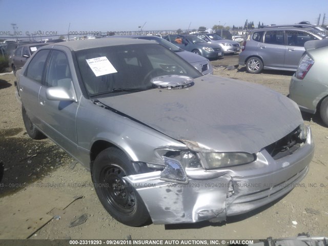 JT2BG22K2Y0447187 - 2000 TOYOTA CAMRY CE/LE/XLE 银色 照片 1