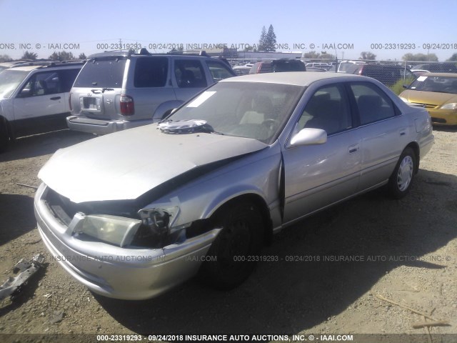 JT2BG22K2Y0447187 - 2000 TOYOTA CAMRY CE/LE/XLE 银色 照片 2