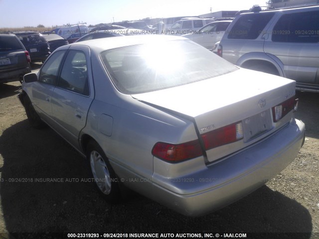 JT2BG22K2Y0447187 - 2000 TOYOTA CAMRY CE/LE/XLE 银色 照片 3