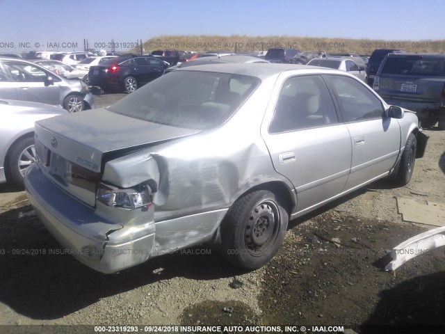 JT2BG22K2Y0447187 - 2000 TOYOTA CAMRY CE/LE/XLE 银色 照片 4