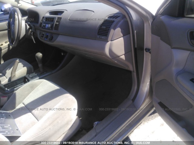 4T1BE32KX3U767180 - 2003 TOYOTA CAMRY LE/XLE/SE Бежевый фото 5