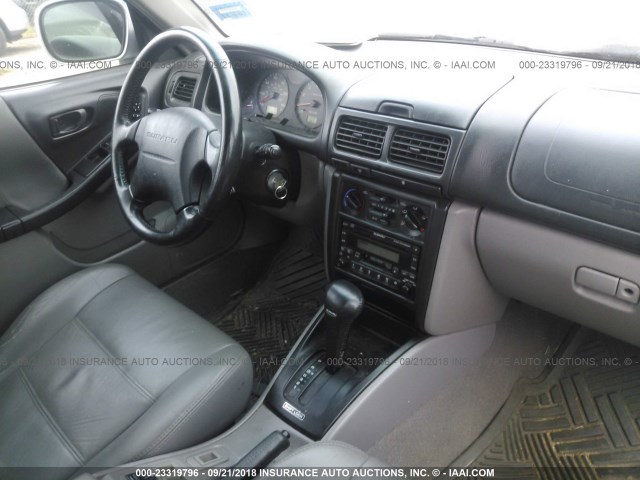 JF1SF65682H751607 - 2002 SUBARU FORESTER S SILVER photo 5