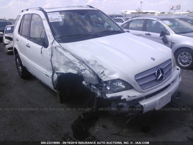 4JGAB75E15A551031 - 2005 MERCEDES-BENZ ML 500 WHITE photo 1