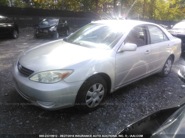 4T1BE32KX4U798866 - 2004 TOYOTA CAMRY LE/XLE/SE Күміс фото 2