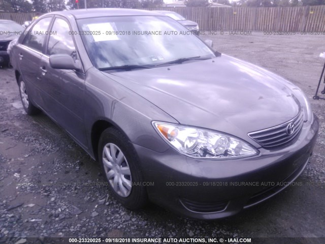 JTDBE30K763054531 - 2006 TOYOTA CAMRY LE/XLE GRAY photo 1