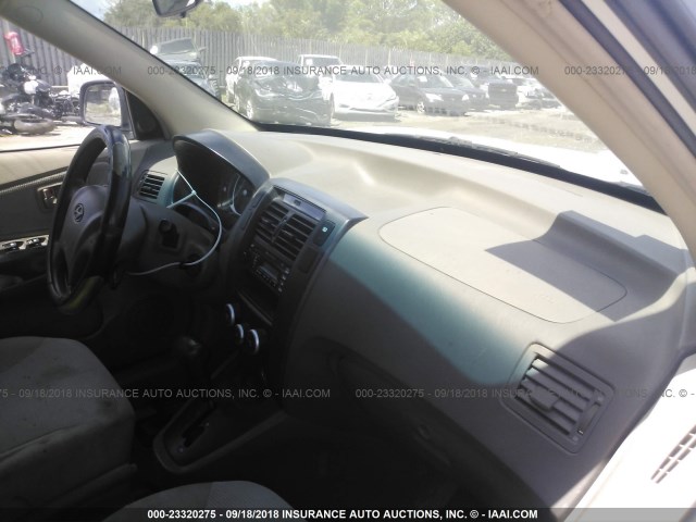 KM8JM12B56U365056 - 2006 HYUNDAI TUCSON GL WHITE photo 5