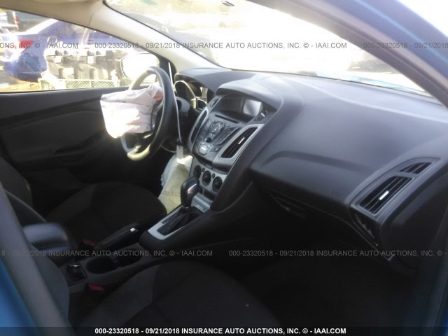 1FADP3K22EL340341 - 2014 FORD FOCUS SE BLUE photo 5