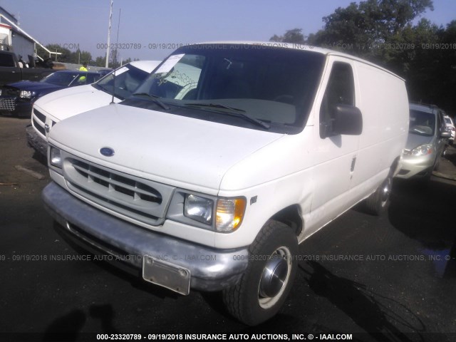 1FTNE24L82HA27507 - 2002 FORD ECONOLINE E250 VAN WHITE photo 2