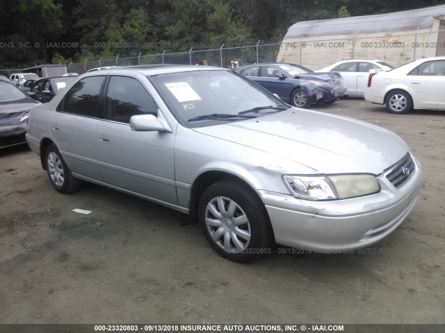 4T1BG22KX1U021328 - 2001 TOYOTA CAMRY CE/LE/XLE 银色 照片 1