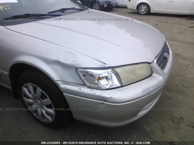 4T1BG22KX1U021328 - 2001 TOYOTA CAMRY CE/LE/XLE 银色 照片 6