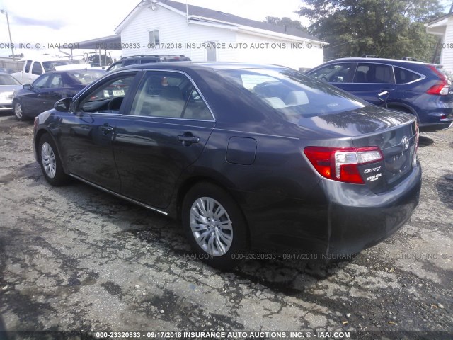 4T1BF1FK8CU188331 - 2012 TOYOTA CAMRY SE/LE/XLE GRAY photo 3