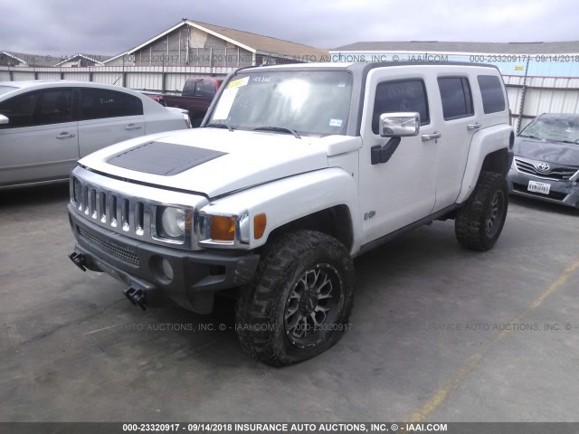 5GTDN13E978195150 - 2007 HUMMER H3 SILVER photo 2