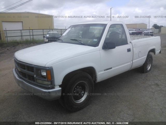 1GCGC24R2VZ176562 - 1997 CHEVROLET GMT-400 C2500 WHITE photo 2