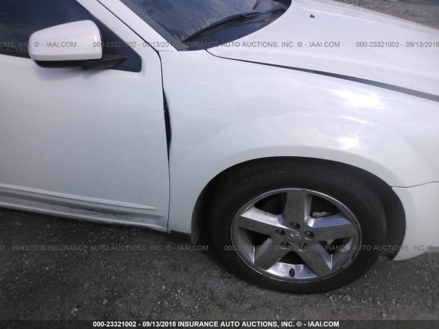 1B3LC76M68N650300 - 2008 DODGE AVENGER R/T WHITE photo 6