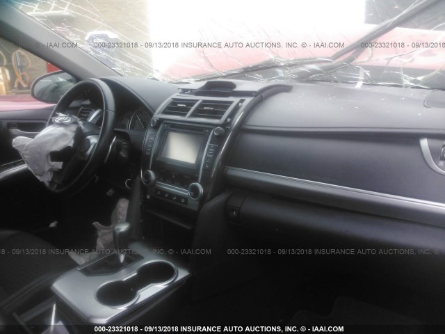 4T1BF1FK8EU855871 - 2014 TOYOTA CAMRY L/SE/LE/XLE 红色 照片 5