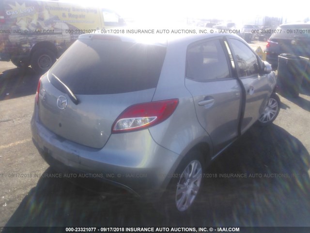 JM1DE1KY4E0184233 - 2014 MAZDA MAZDA2 SPORT GRAY photo 4