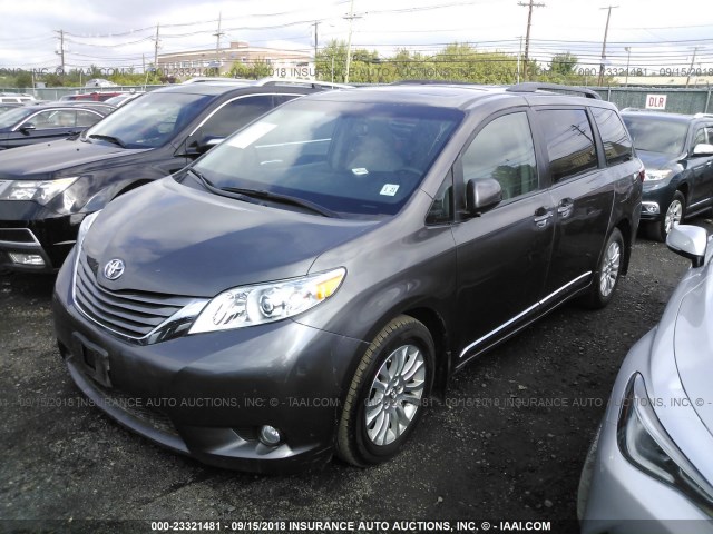 5TDYZ3DC8HS855083 - 2017 TOYOTA SIENNA XLE/LIMITED GRAY photo 2