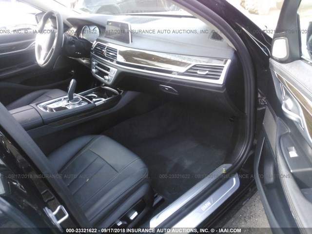 WBA7E4C56KGV28339 - 2019 BMW 740 XI შავი ფოტო 5