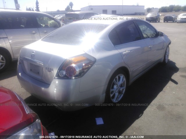 1N4BL21E98N505710 - 2008 NISSAN ALTIMA 3.5SE/3.5SL SILVER photo 4