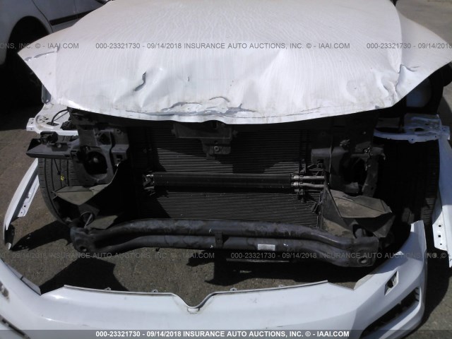 WVGEF9BP3DD002578 - 2013 VOLKSWAGEN TOUAREG V6 WHITE photo 6