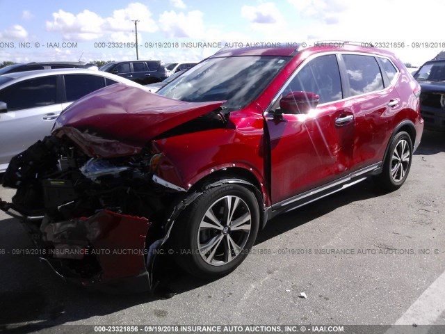 5N1AT2MT8HC772912 - 2017 NISSAN ROGUE S/SL RED photo 2