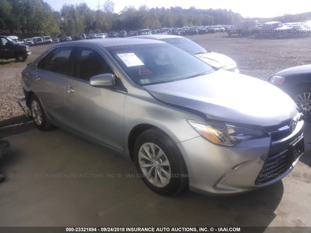 4T4BF1FK6FR491280 - 2015 TOYOTA CAMRY LE/XLE/SE/XSE 银色 照片 1