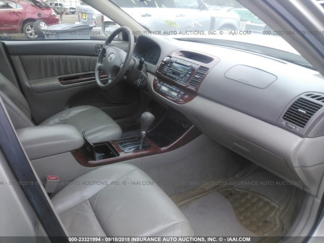 4T1BE30K13U760900 - 2003 TOYOTA CAMRY LE/XLE/SE GOLD photo 5