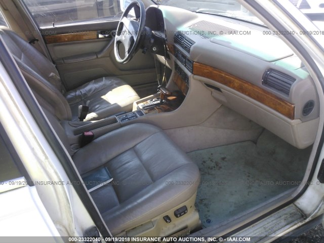 WBAGD4329RDE66068 - 1994 BMW 740 I AUTOMATIC WHITE photo 5