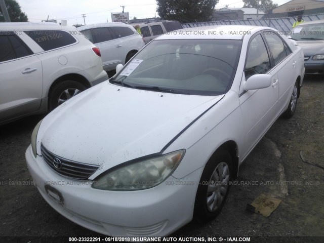 4T1BE32K05U401506 - 2005 TOYOTA CAMRY LE/XLE/SE Ақ фото 2