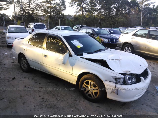 4T1BG22K7YU960852 - 2000 TOYOTA CAMRY CE/LE/XLE თეთრი ფოტო 1