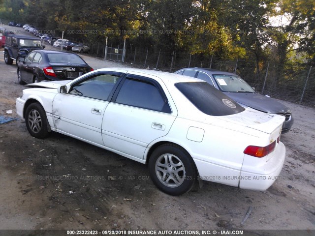 4T1BG22K7YU960852 - 2000 TOYOTA CAMRY CE/LE/XLE თეთრი ფოტო 3