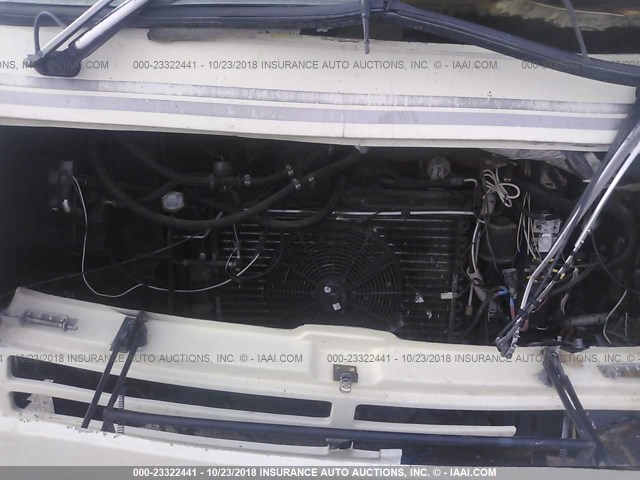 1GBJP37N3P3322972 - 1993 CHEVROLET P30 WHITE photo 10