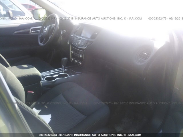 5N1DR2MN1HC912246 - 2017 NISSAN PATHFINDER S/SV/SL/PLATINUM GRAY photo 5