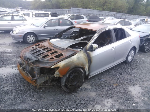 4T4BF1FK9CR241589 - 2012 TOYOTA CAMRY SE/LE/XLE 银色 照片 2