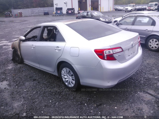 4T4BF1FK9CR241589 - 2012 TOYOTA CAMRY SE/LE/XLE 银色 照片 3
