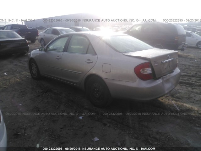 4T1BE32K02U536027 - 2002 TOYOTA CAMRY LE/XLE/SE GOLD photo 3