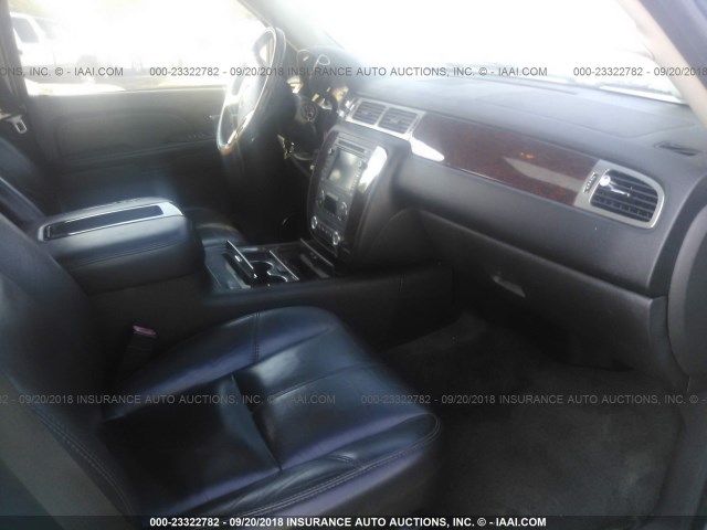 1GKFK63857J319055 - 2007 GMC YUKON DENALI GRAY photo 5