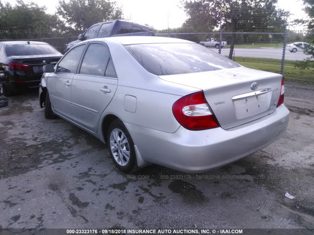 4T1BF32K14U581283 - 2004 TOYOTA CAMRY LE/XLE/SE Gümüş foto 3