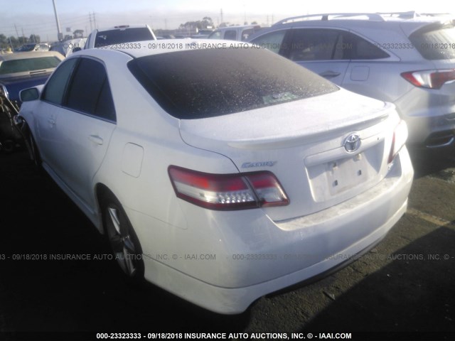 4T1BF3EK4BU707175 - 2011 TOYOTA CAMRY SE/LE/XLE 白色 照片 3