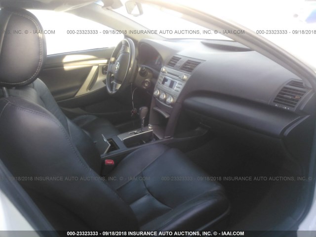 4T1BF3EK4BU707175 - 2011 TOYOTA CAMRY SE/LE/XLE 白色 照片 5