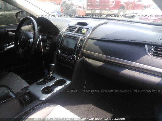 4T1BF1FK3EU859326 - 2014 TOYOTA CAMRY L/SE/LE/XLE Ağ foto 5