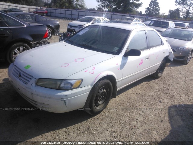 JT2BG22K1W0212499 - 1998 TOYOTA CAMRY CE/LE/XLE 白色 照片 2